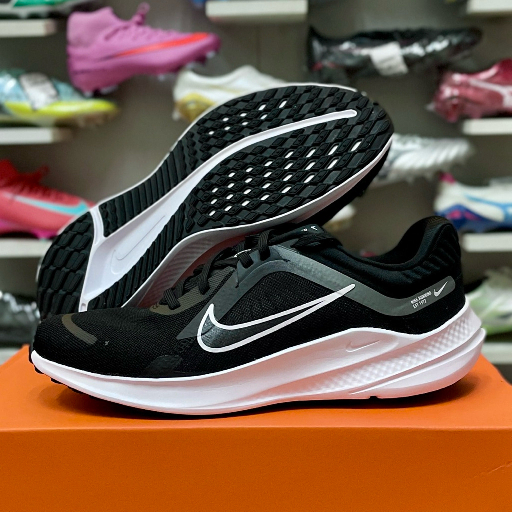 Nike Quest 5 black/white