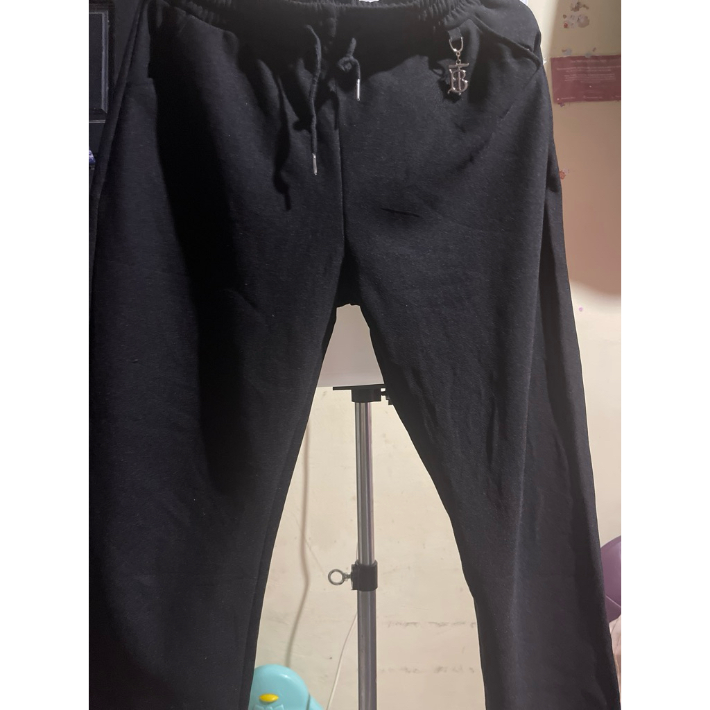 PL celana hitam