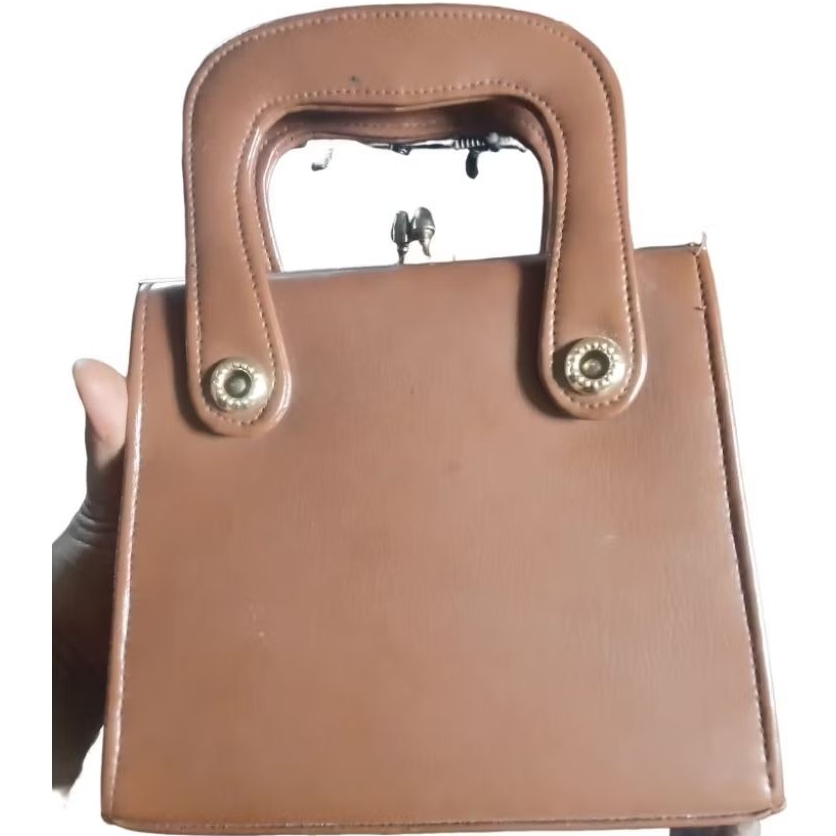 Tas Kulit Jadul Wanita Merek Ago Go Second Mulus