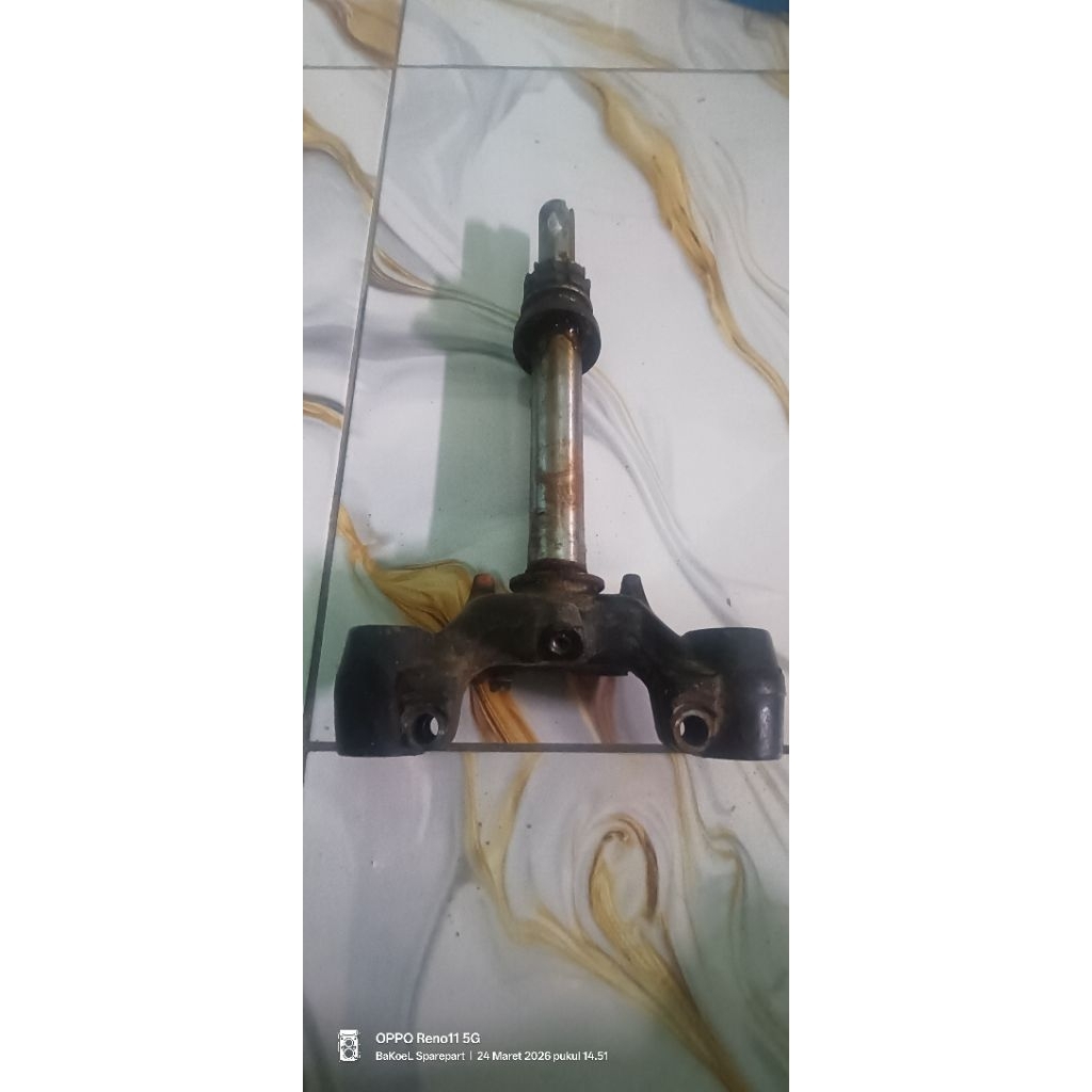 SEGITIGA SHOCK DEPAN T DEPAN YAMAHA VEGA R LAMA JUPITER LAMA FIZ R ORIGINAL.COPOTAN