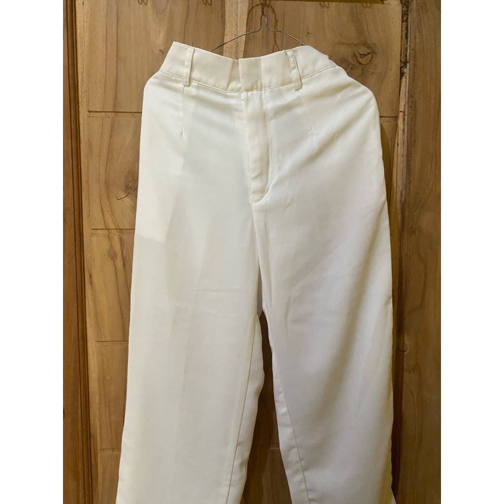 Preloved Celana Loose Pants Putih