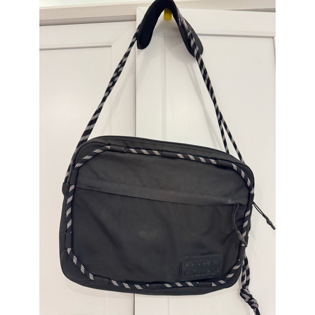 Preloved Tas Adidas RYV