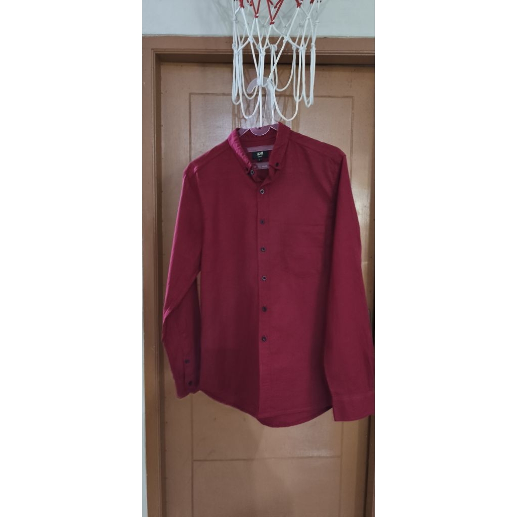 kemeja slim fit h&m L maroon