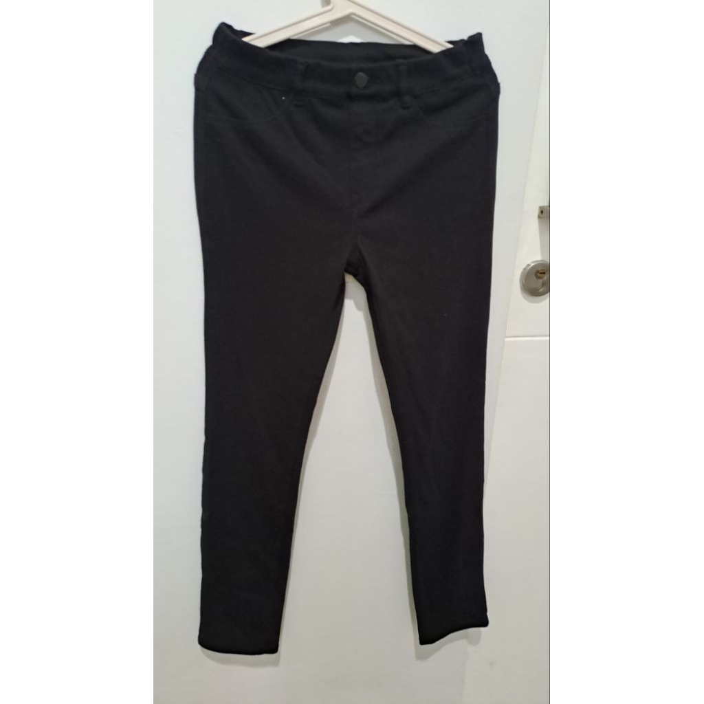 Preloved pants uniqlo