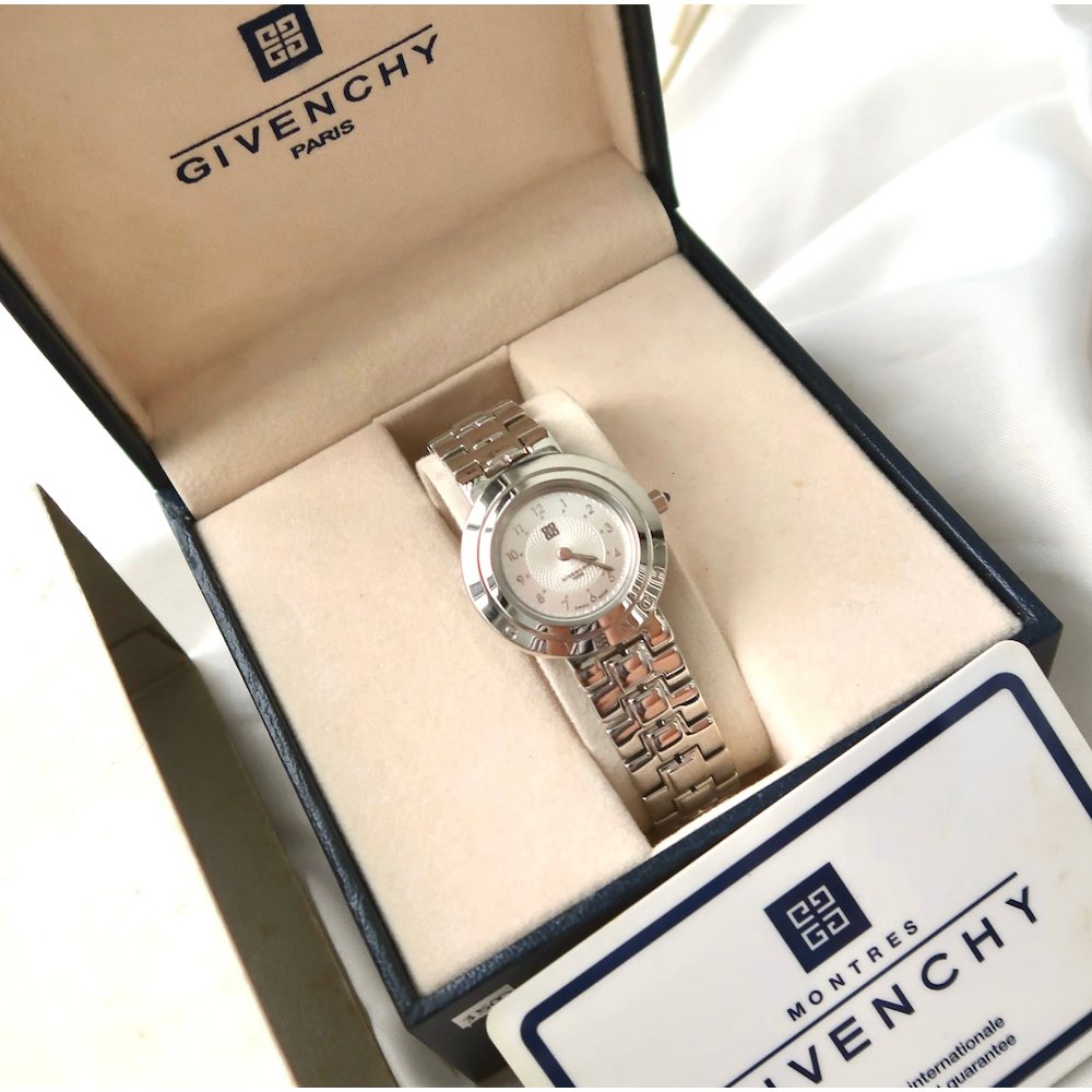 Jam Tangan Wanita Vintage Watch Givenchy Round Dial Silver Chain Original Autentik Preloved Bekas