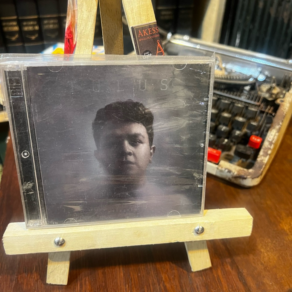 CD Tulus Monokrom