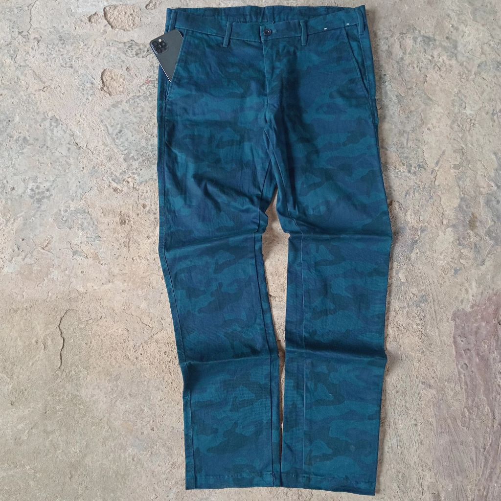 Uniqlo Chinos Camo