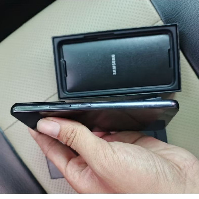 Samsung S22 8/128