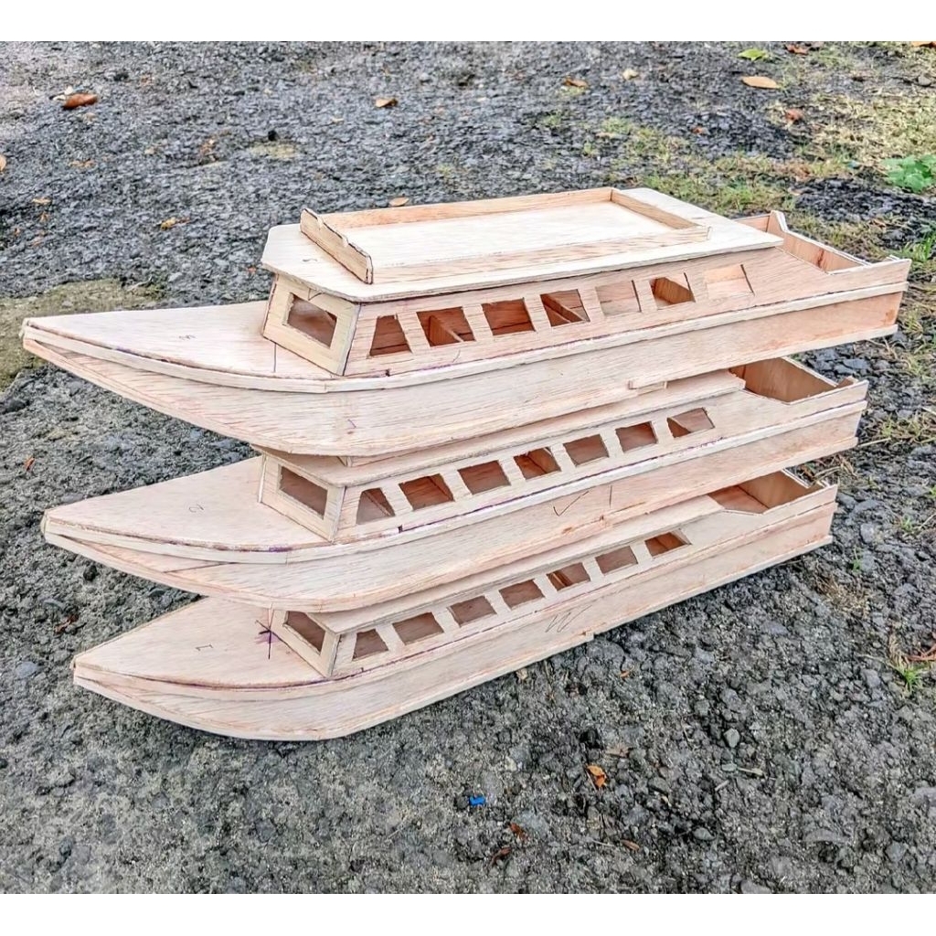 miniatur bodi boat rc polosan belum di cat