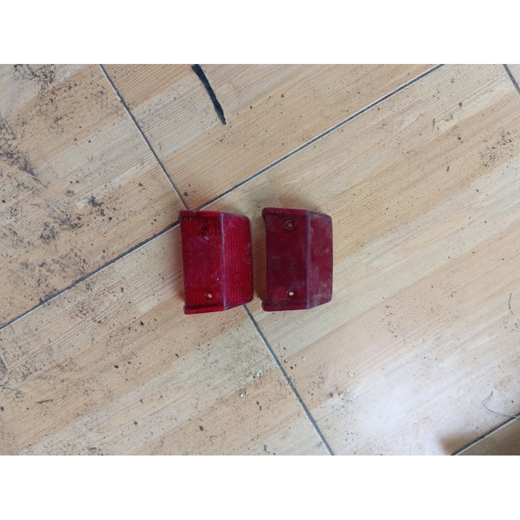 mika lampu stoplam belakang suzuki crystal