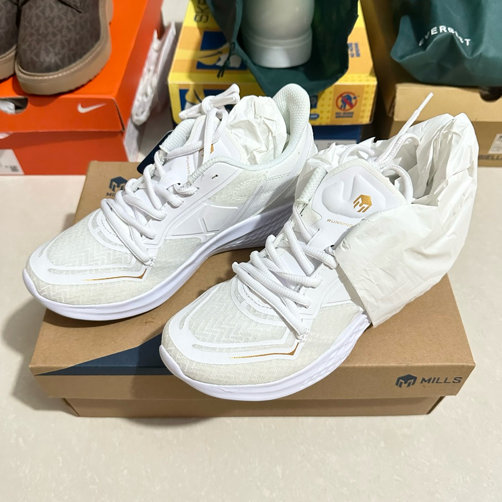 MILLS SEPATU OLAHRAGA PEREMPUAN TREXIMO OMEGA WHITE GOLD SIZE 37
