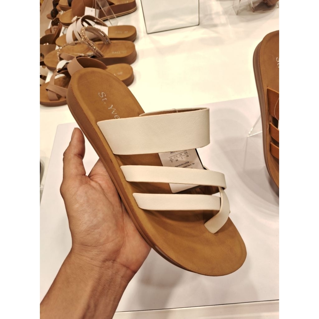 St.Yves F40 - Sandal Wanita Look Up
