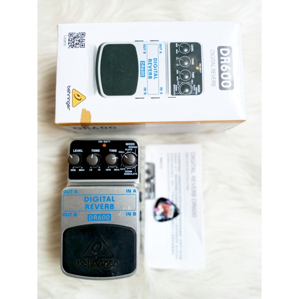 Behringer DR600 Digital Reverb pedal efek gitar bass
