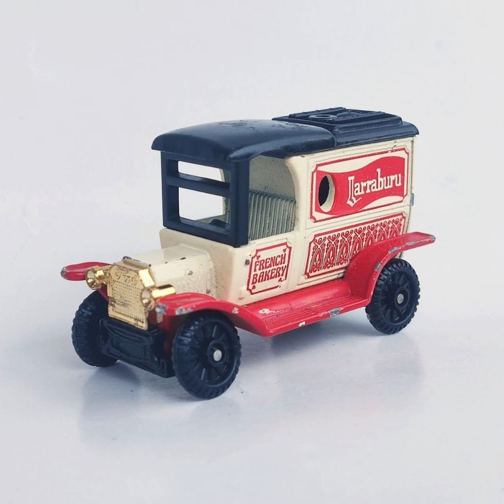 Tomica Foreign F11 Type T Ford Coupe Made in Japan Vintage 1977 Tomy Larraburu French Bakery Rare