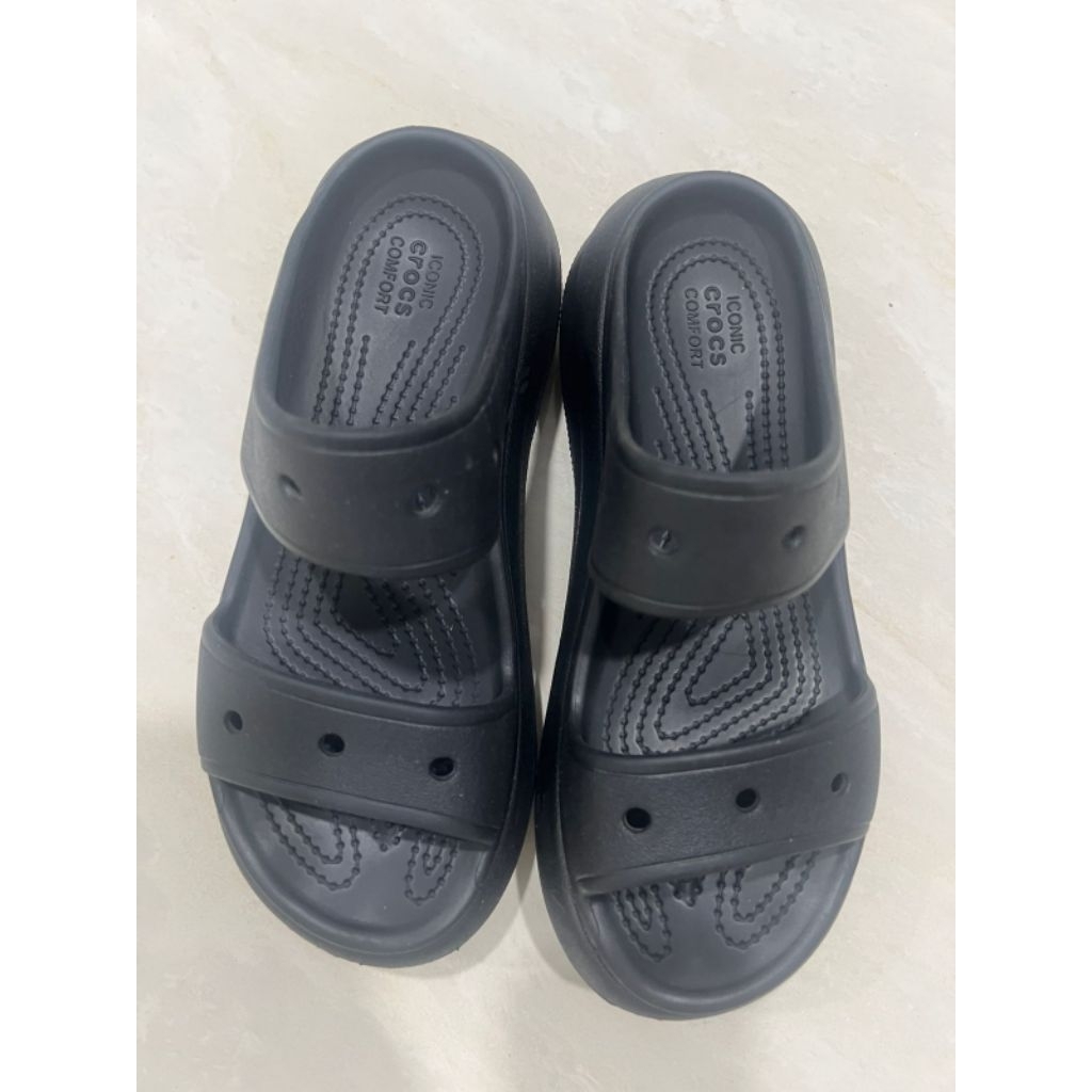 Preloved Sendal Crocs Classic - Sandal Wanita dengan Sol Platform Nyaman Siize 37-38
