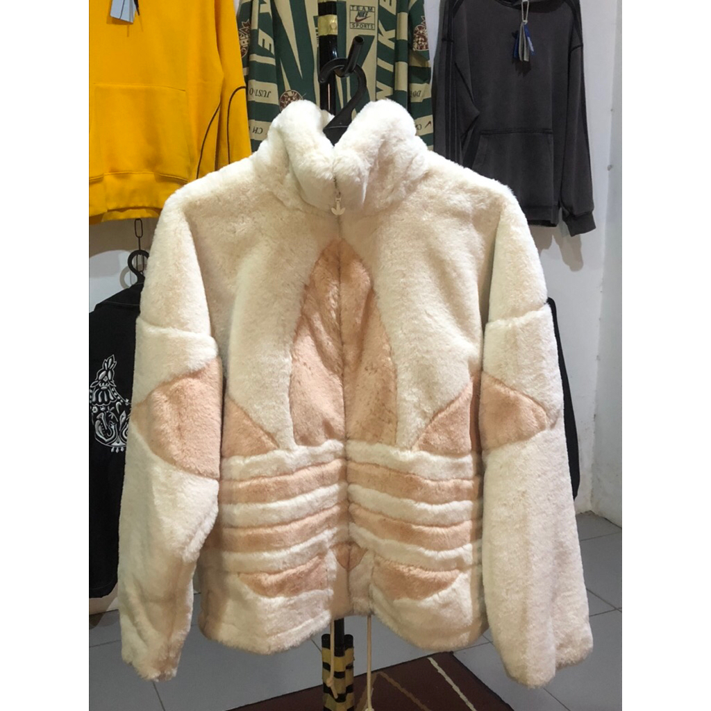 Fur Jacket / Sherpa jacket Adidas big logo trefoil