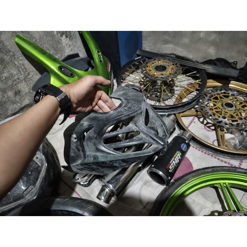 Cover Mesin Vixion R 155 VVA