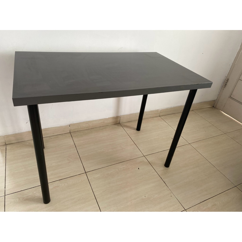 meja kerja IKEA