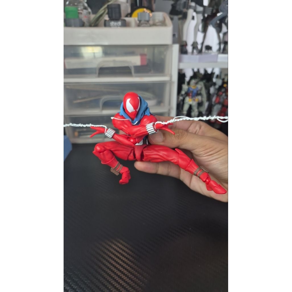 Mess Toys Scarlet Spiderman