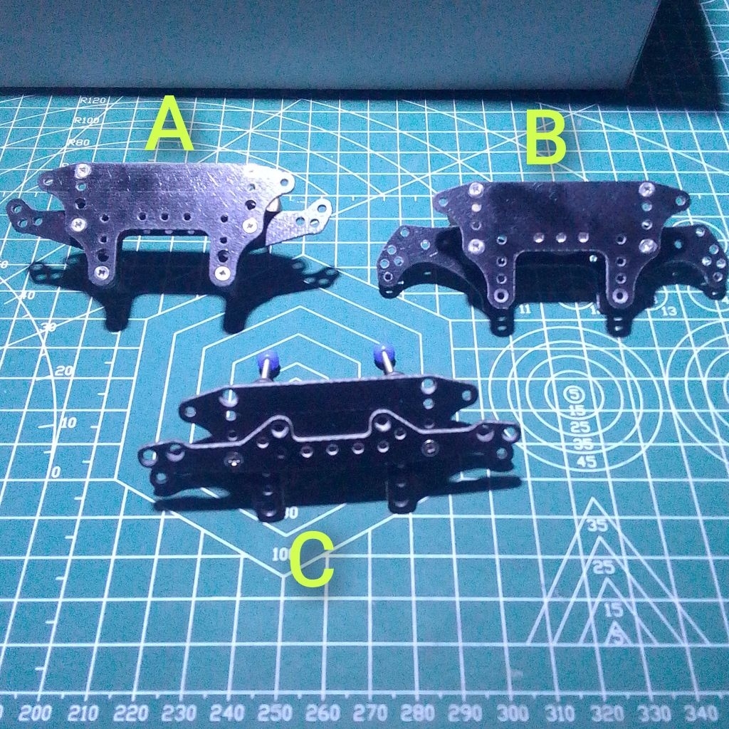 AKAR CARBON SIDE DAMPER / B-MAX ORIGINAL TAMIYA