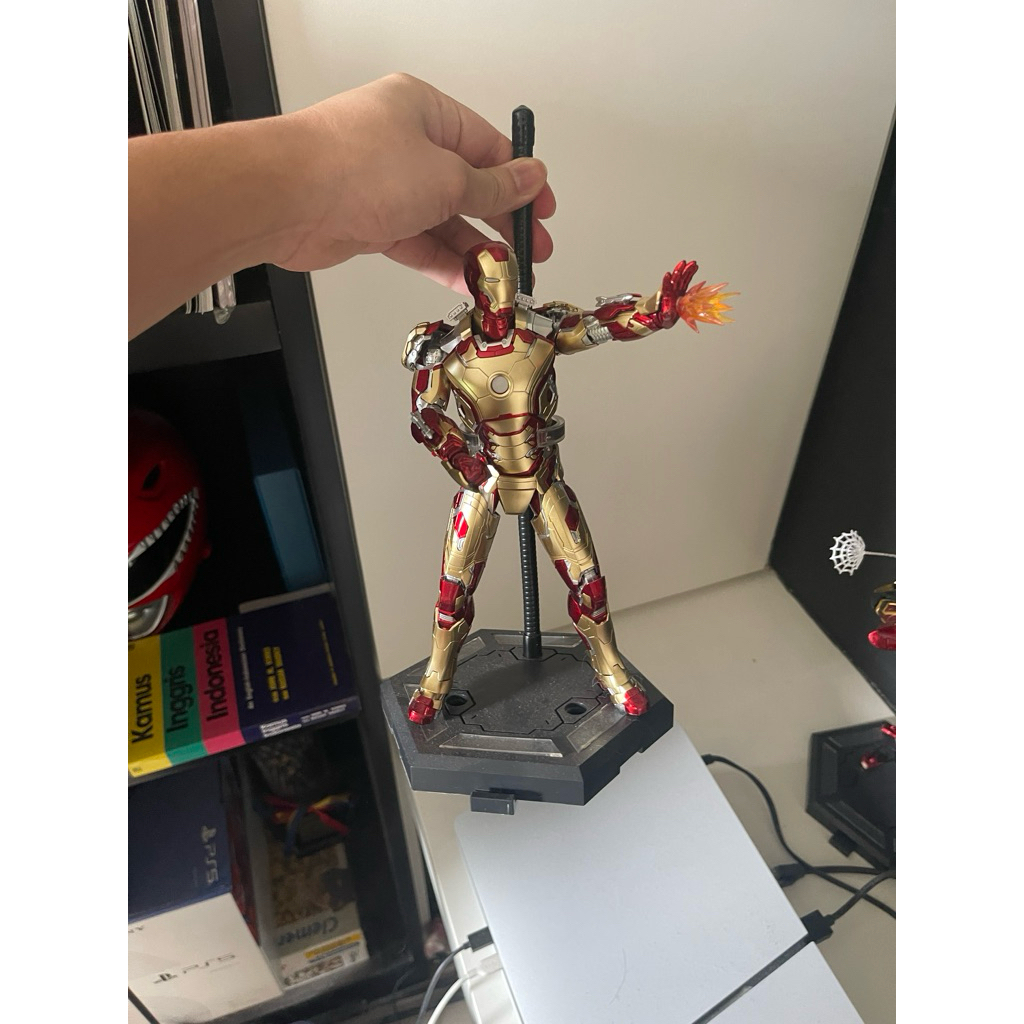 Model Kit Iron Man Morstorm (Sudah Rakit)