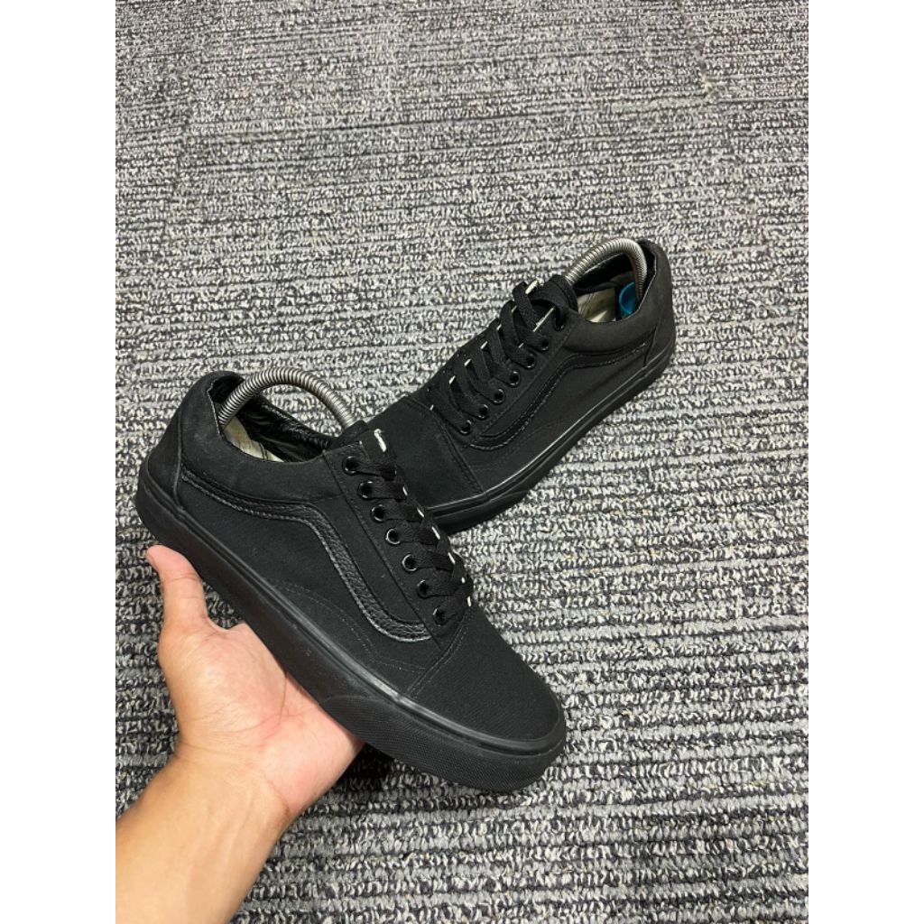sepatu vans low full black