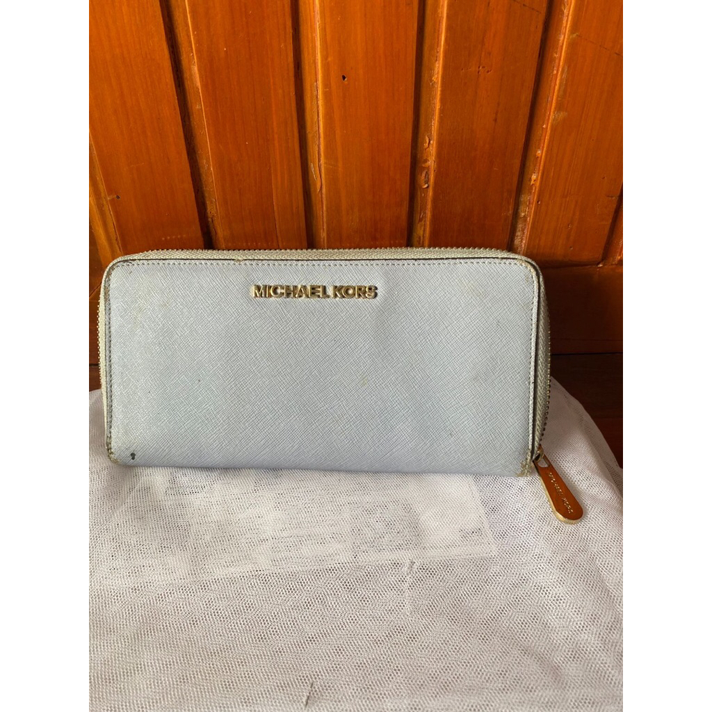 MK auth Long Zip wallet around Baby blue