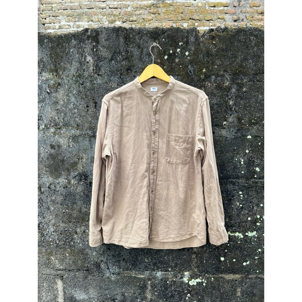 Uniqlo shanghai shirt Size M