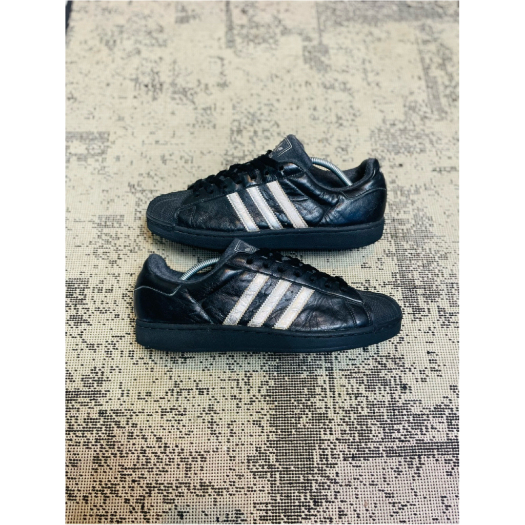 Adds. Superstar black
