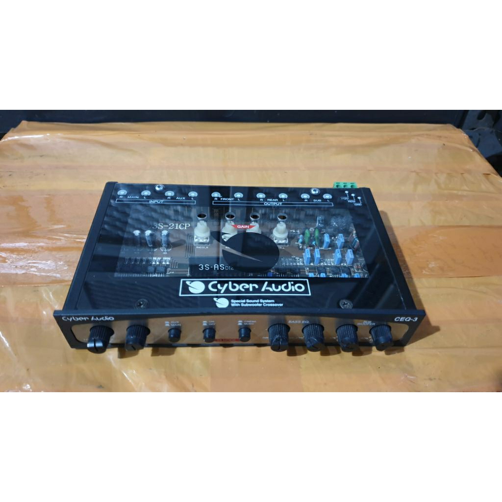preamp sound systeam audio mobil CYBER AUDIO CEQ-3second normal siap pakai