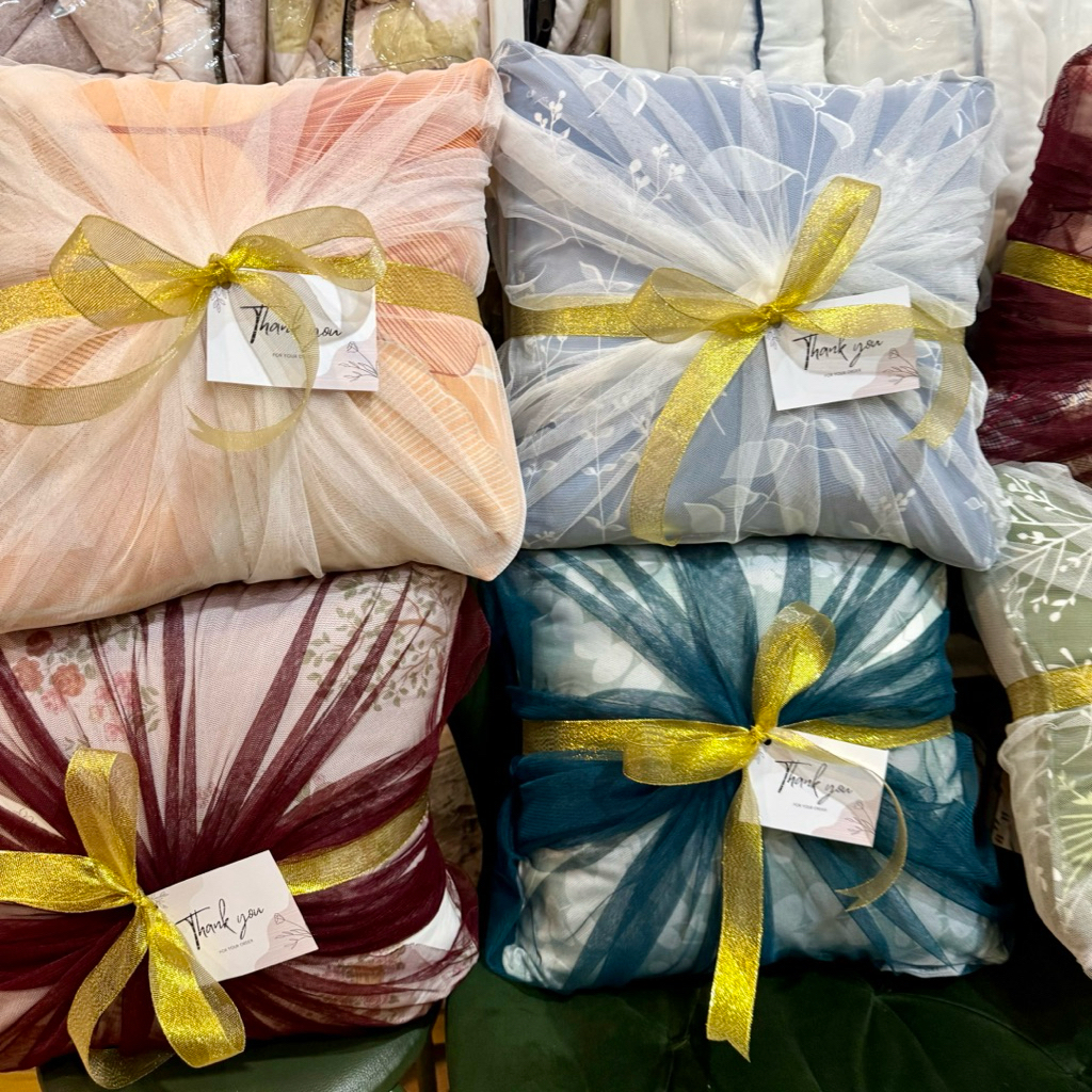 Hampers Bantal Sofa Motif Aesthetic Bantal sifa Pernikahan Wedding Gift - Kado Souvenir Pasangan Wed