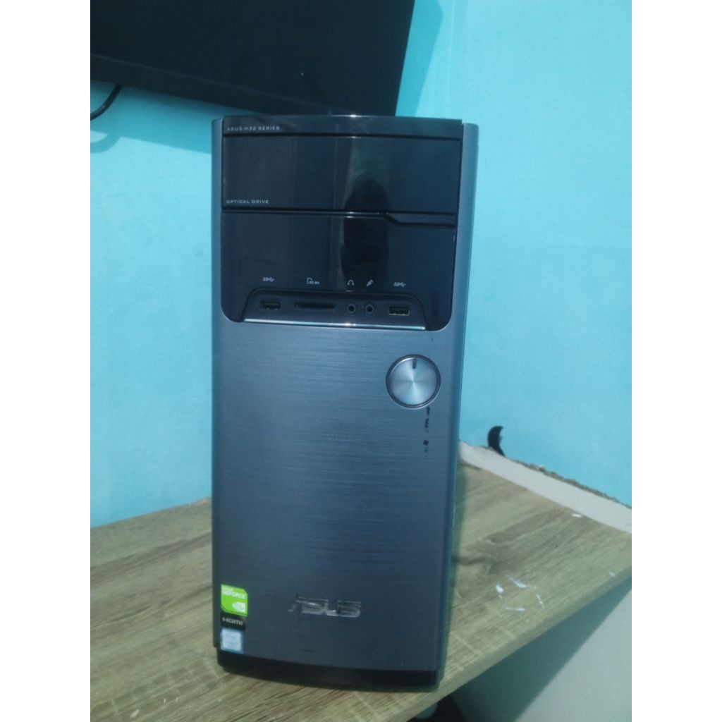 CPU ASUS CORE I7-7700 RAM 8 GB SSD 128 TOWER