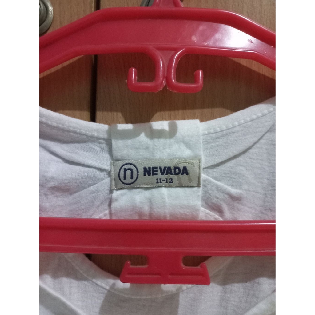 (PRELOVED) Kaos Nevada Putih