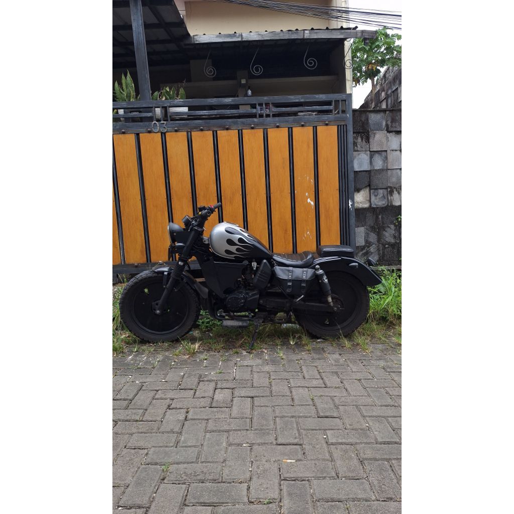 Bobber Benelli Byson