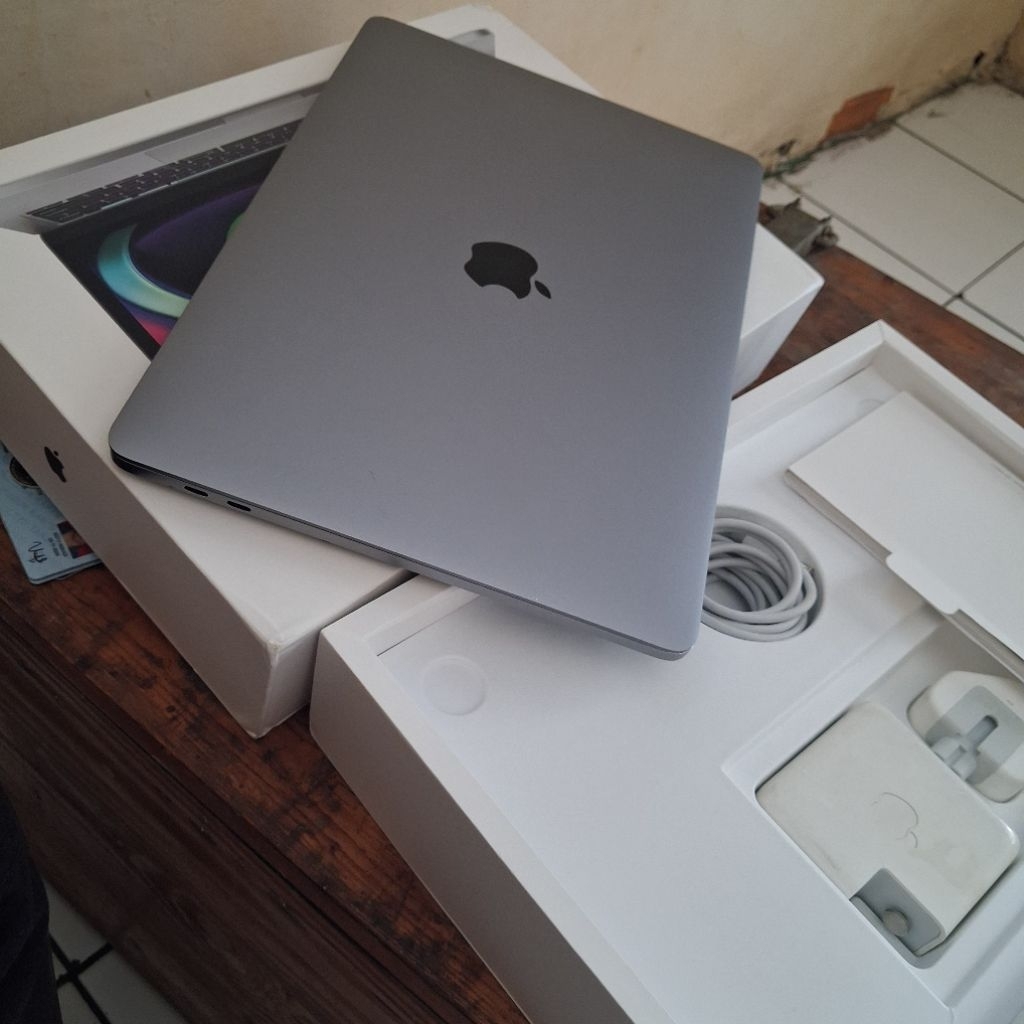 macbook pro m1 memory 16GB , storage 256