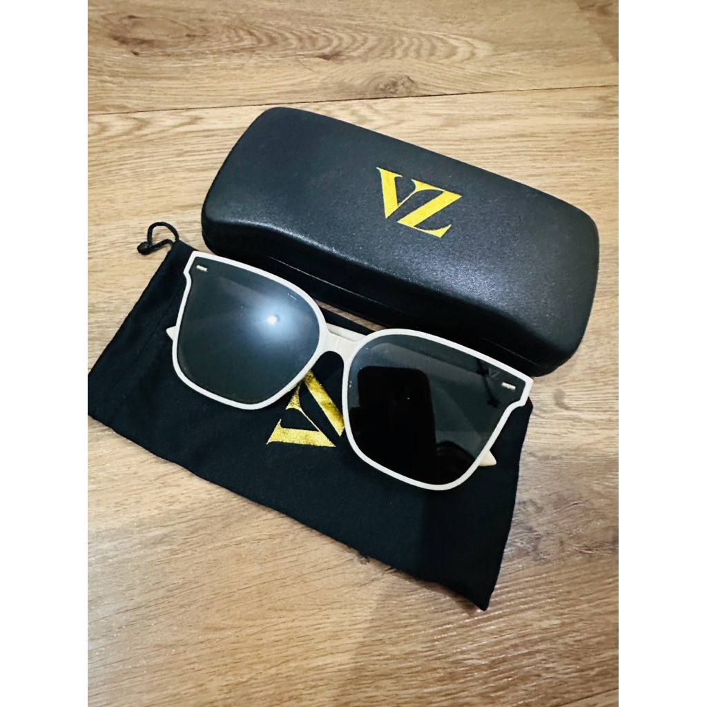 PL KACAMATA VIVI ZUBEDI Lengkap