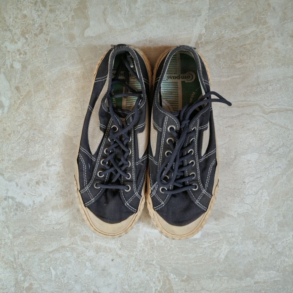 Sepatu Compass Vintage 98 Low Black