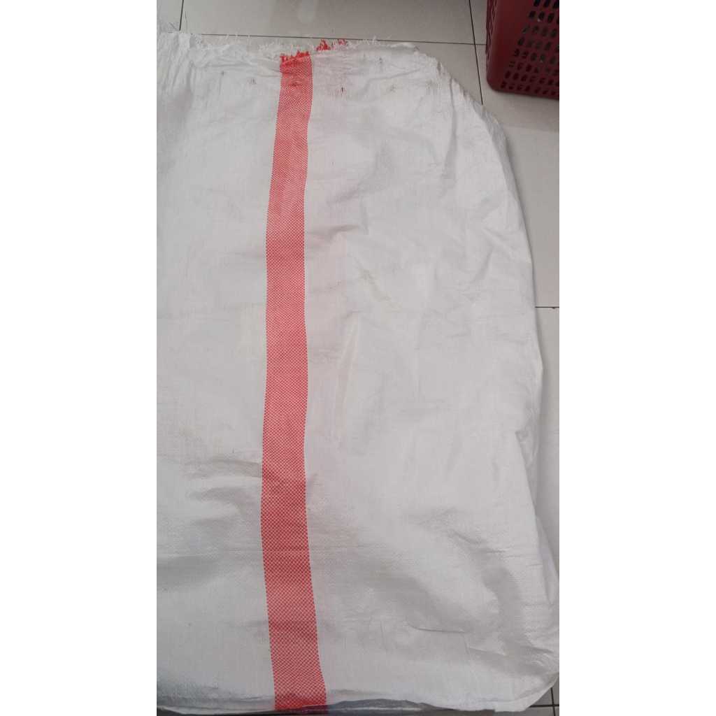 KARUNG BEKAS PAKAI JAS HUJAN