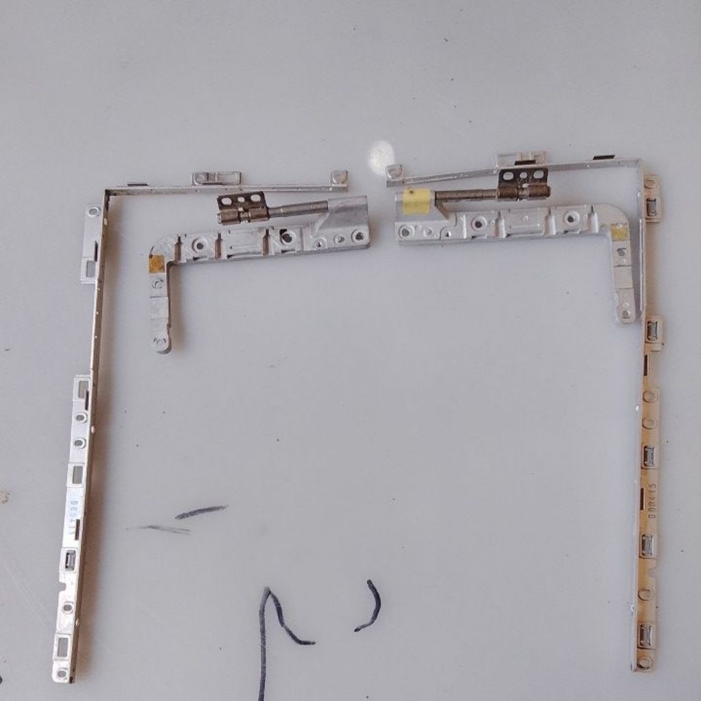 Engsel Laptop Macbook A1181