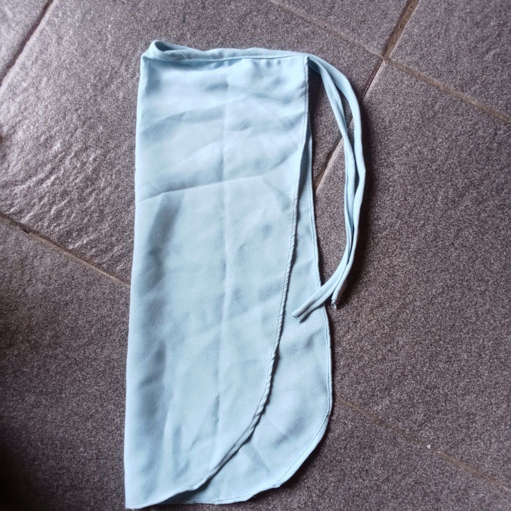 CADAR TALI KARET BANDANA WOLFIS WOLLYCREPE PRELOVED