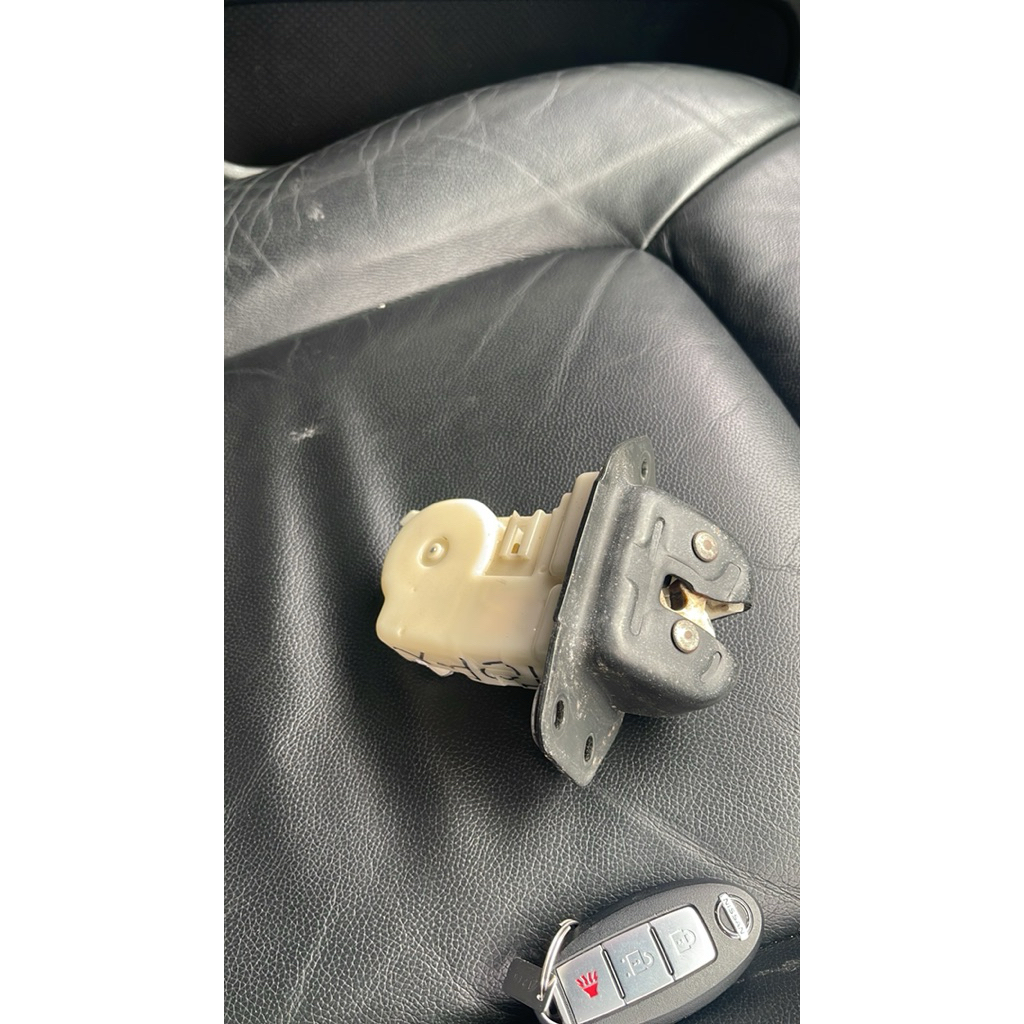 actuator door lock bagasi nissan xtrail t31 kunci pintu bagasi t31