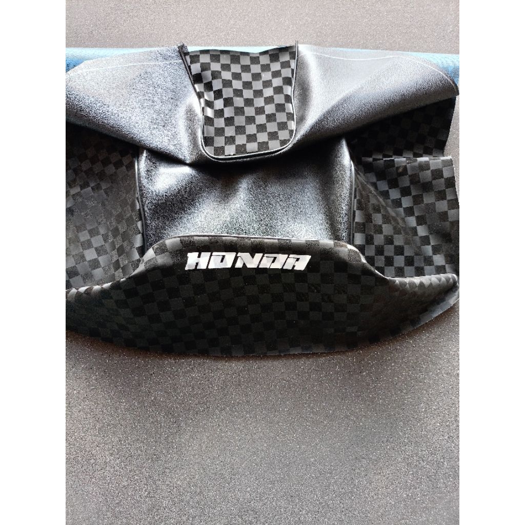 sarung atau kulitan jok Honda grand variasi