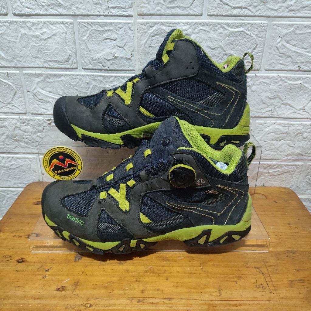 sepatu outdoor Treksta boa system second