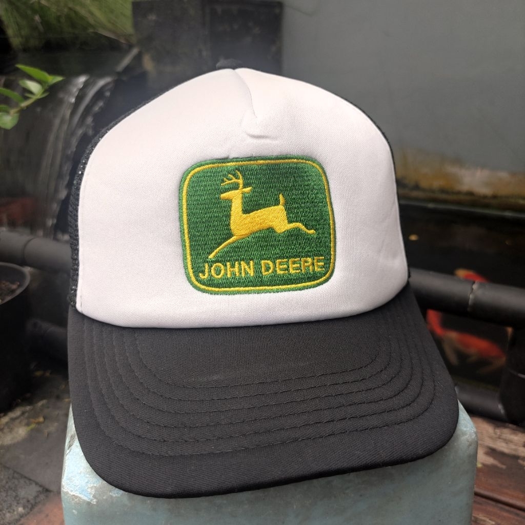 Topi John Deere