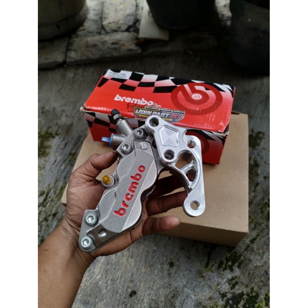 Breaket caliper Brembo 4P axcial PNP sekok depan Yamaha FIZ/Mio/ nouvo/yamaha125z breaket kaliper Br