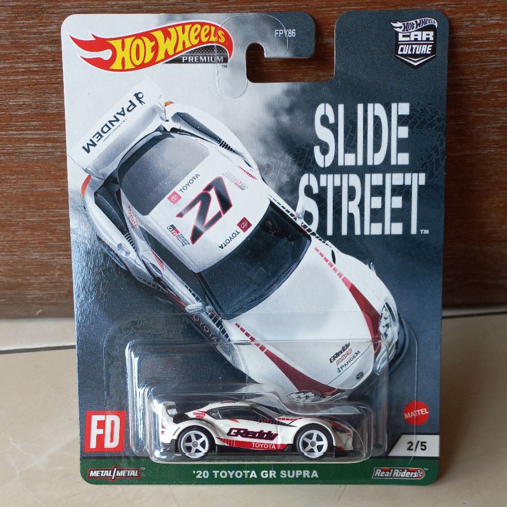 Hot Wheels 20 Toyota GR Supra Slide Street