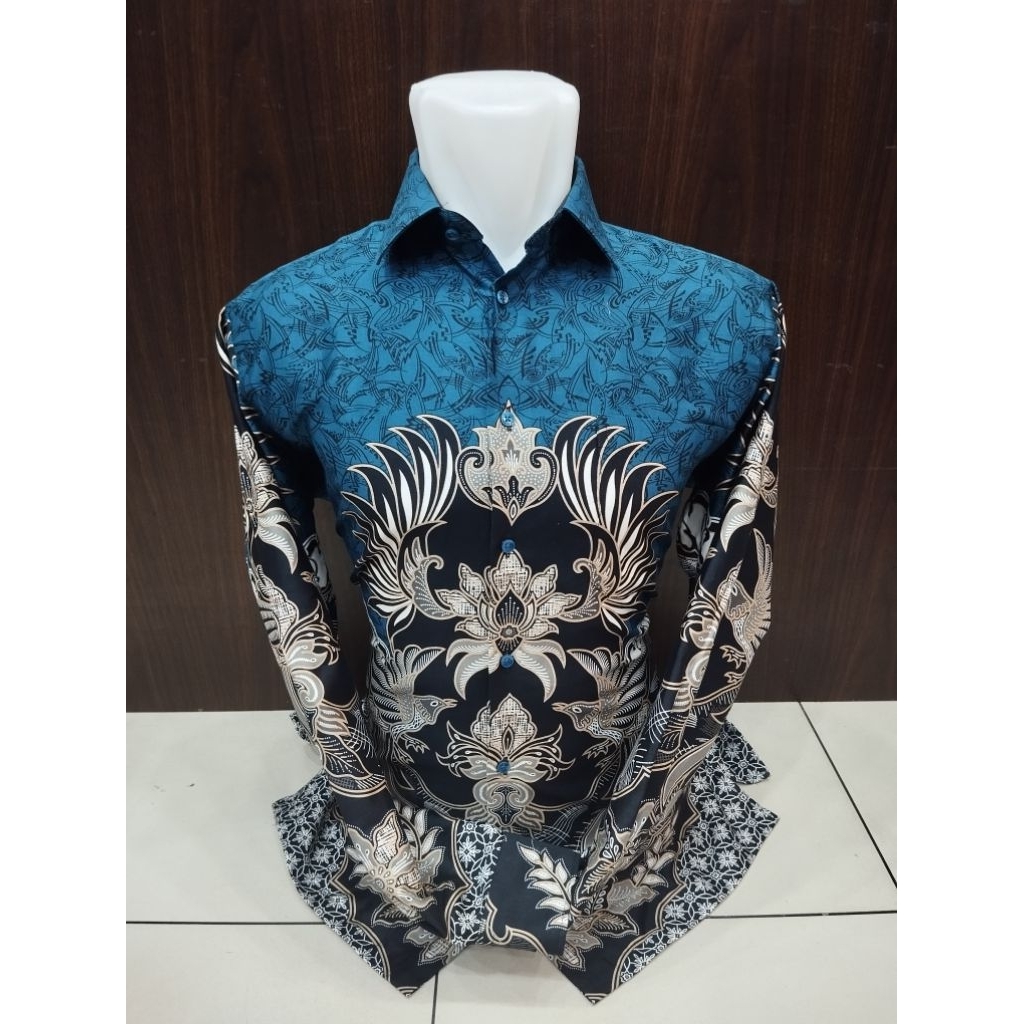 Alisan Lengan Panjang Slimfit Kemeja Batik Pria Motif Sayap Burung Cream