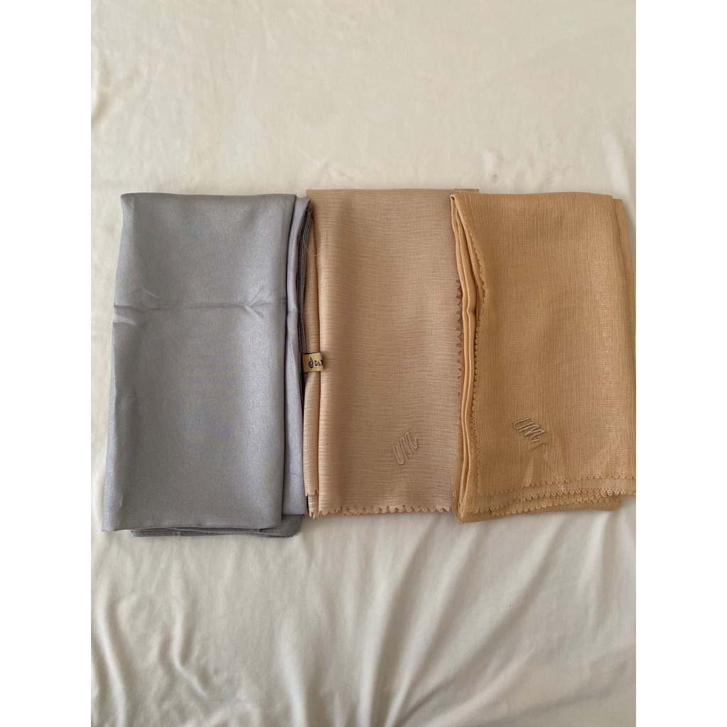 Preloved Hijab Segiempat Persegi Cornskin Umama