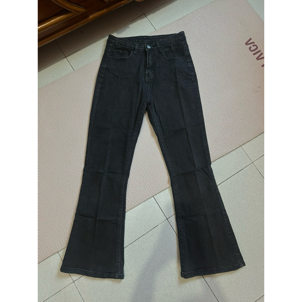 Preloved Cutbray Jeans Hitam Wanita