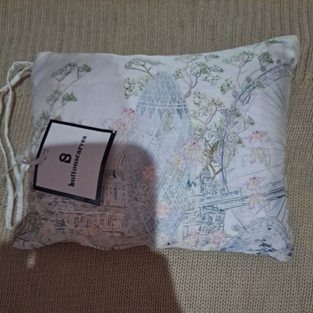 buttonscarves new as is prayer robe british